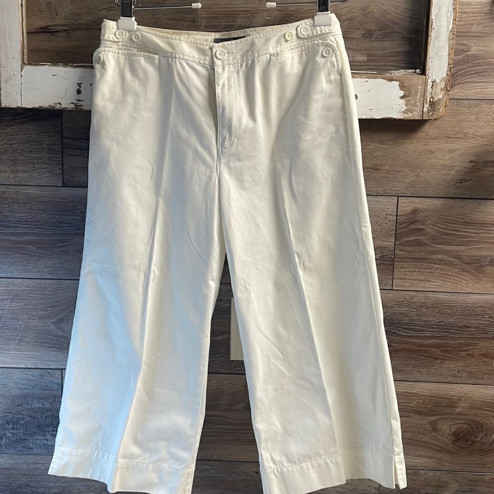 Liz Claiborne Capri Pants , Size 10, White